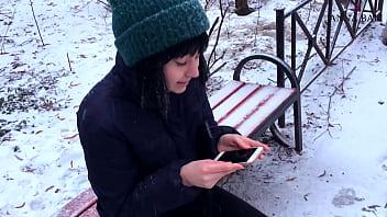 Секс зимой на снегу ⭐️ смотреть бесплатно секс роликов
